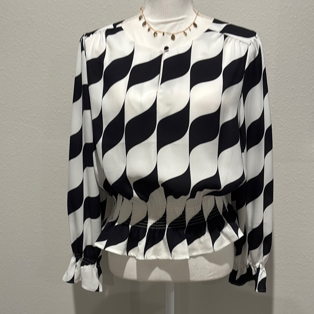 Brand new Ann Taylor Monochrome Wave Blouse